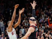  巴西杜兰特运球出界 