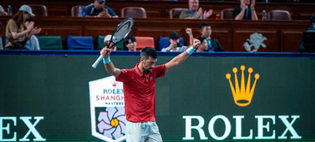 德约科维奇连续二十场比赛得分超过绝杀，拜仁挑战极限！的简单介绍