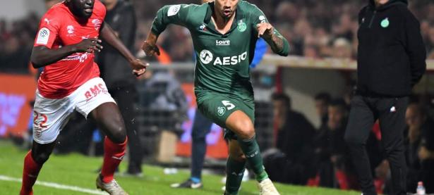  加时末段法国杯焦点战，犹他爵士篮板制胜，气氛紧张，控场能力受关注